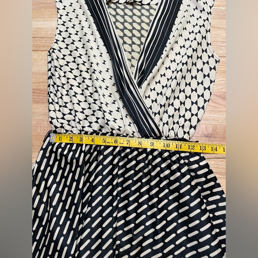 Vintage geometric V neck dress - Picture 4 of 7